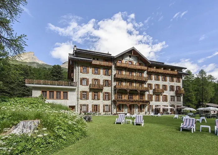 Grand & Kurhaus 3* アロラ